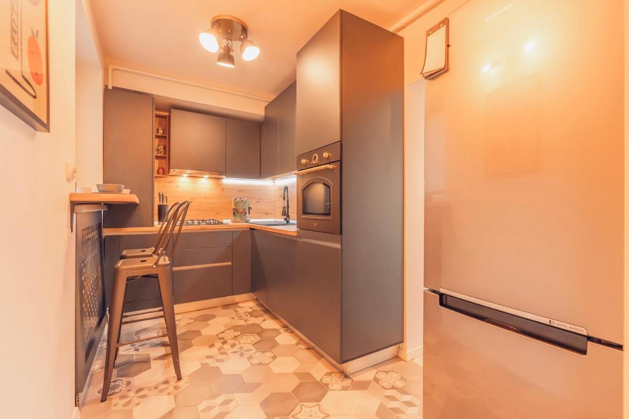 Castanilor 6 - Hip Industrial Apartment Close To City Centre Braşov Eksteriør billede