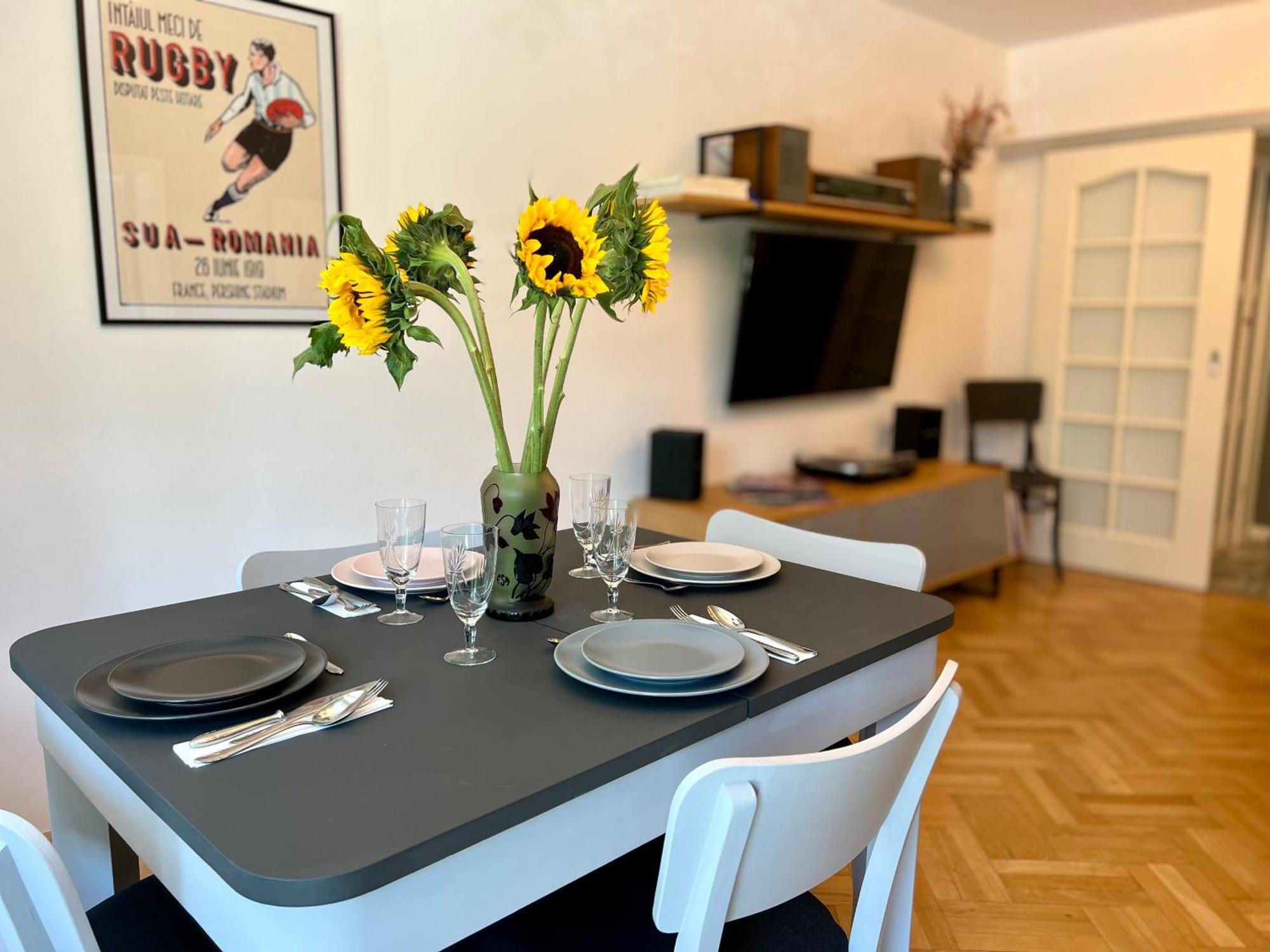 Castanilor 6 - Hip Industrial Apartment Close To City Centre Braşov Eksteriør billede