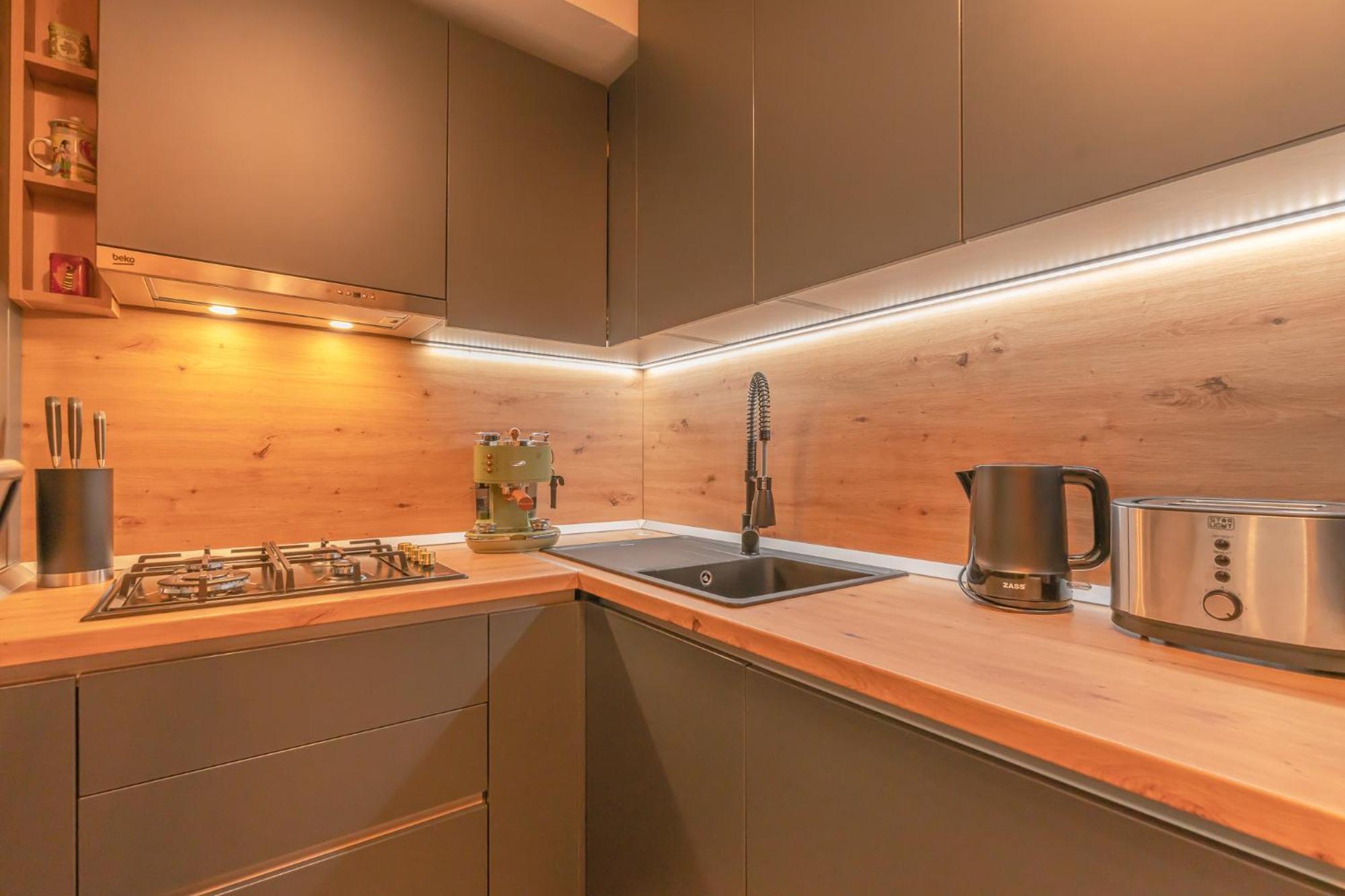 Castanilor 6 - Hip Industrial Apartment Close To City Centre Braşov Eksteriør billede